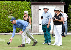 crown-green-bowling-game-in-derbyshire-BPGKE3.jpg